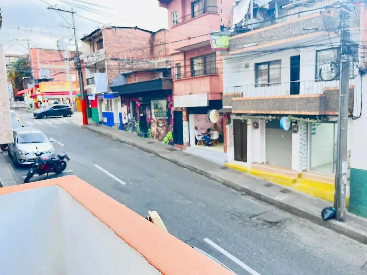 Espacio Rosado En El Corazon De Envigado Apartament